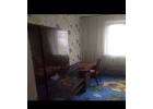 В 2-х комнатной квартире проживает двое парнейснимают.