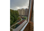 Прдам 1-к квартиру в районе с развитой инфраструктурой.